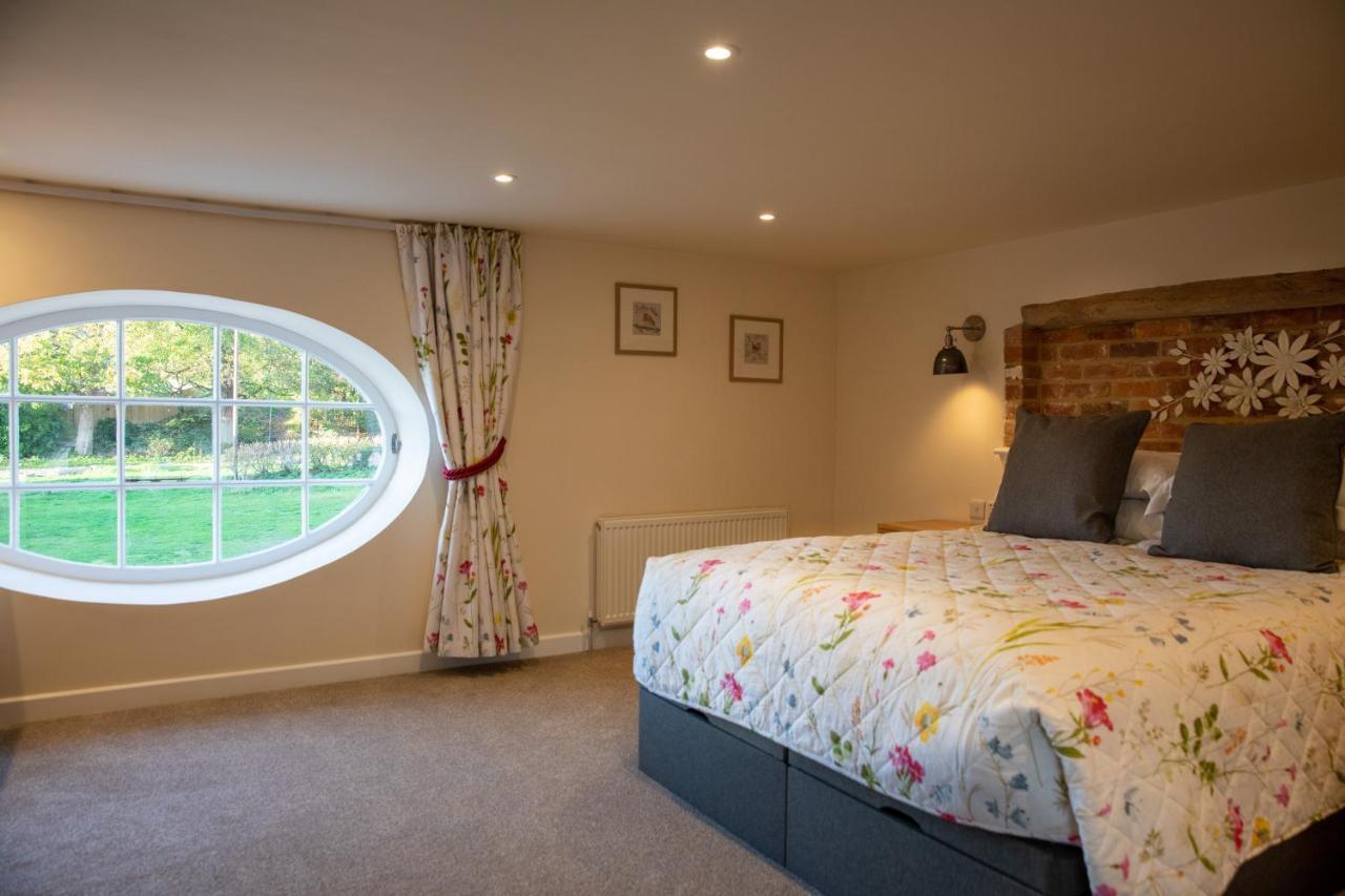 Rollestone Coach House Villa Shrewton Exterior photo