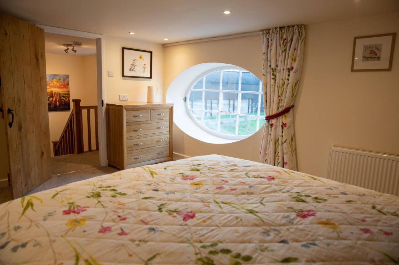 Rollestone Coach House Villa Shrewton Exterior photo